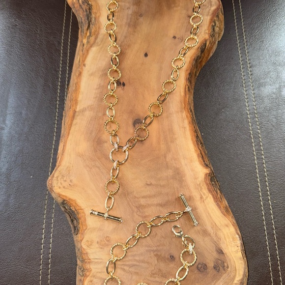 Links That Bind Vintage Gold Chain Necklace and Bracelet Set - Picture 11 of 13